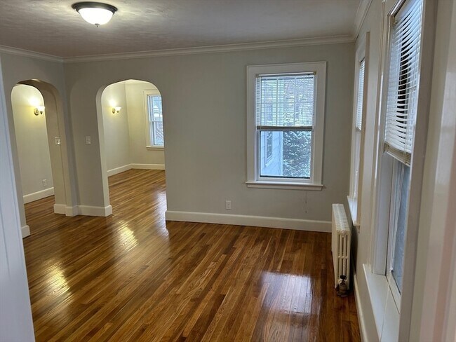 Building Photo - 20-22 Randall Avenue Unit 1