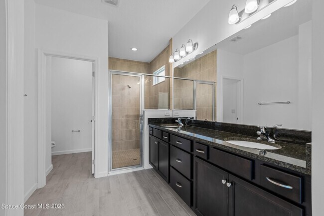 Building Photo - 285 Loymer Cir