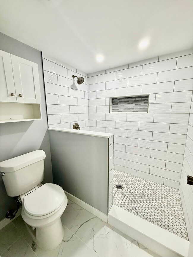 Building Photo - 2400 Winding Creek Blvd
