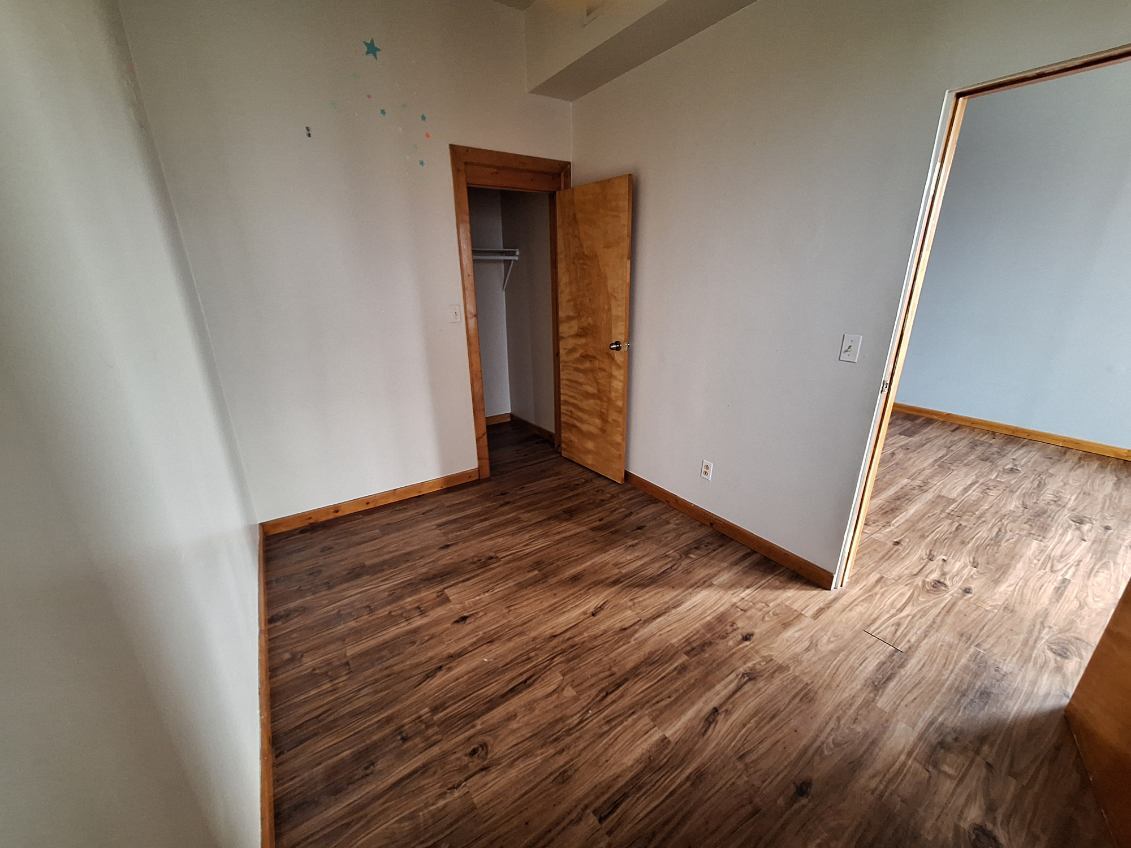 Bedroom B - 2136 W Cermak Rd