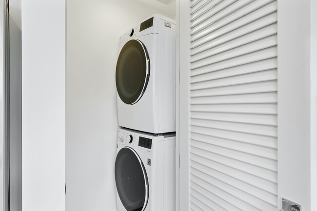 Building Photo - 2235 Gloaming Way