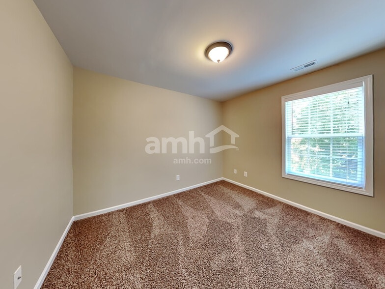 Building Photo - 6859 Coopers Hawk Trl