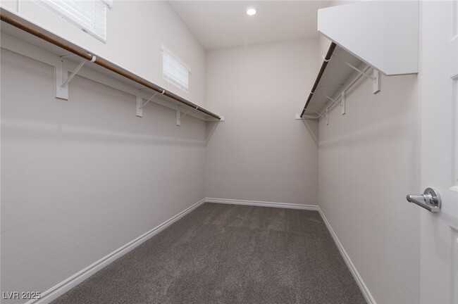 Building Photo - 929 Silverfir Ct