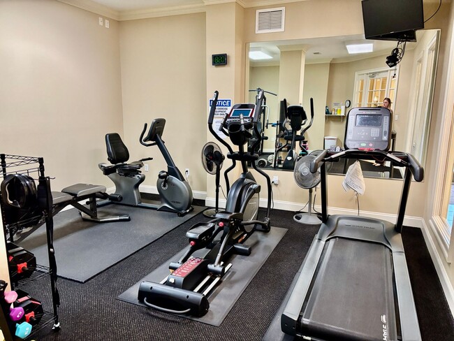 Building Photo - 2 bedroom/ 2 bathroom- Bennington on the Park