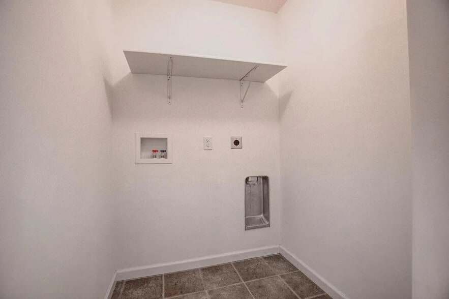 Building Photo - 4731 Springwood Ct