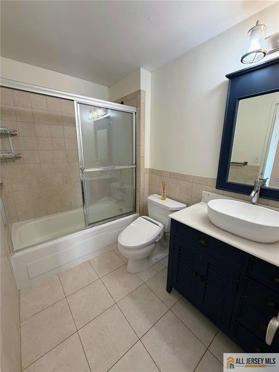 Building Photo - 770 Anderson Ave