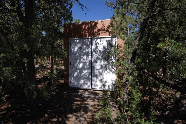 Building Photo - 3 Bedroom, 2.5 Bathroom Home in Tijeras, NM