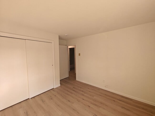 Building Photo - 11 Marion Ave