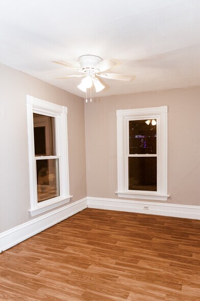 Building Photo - 327 S Adams St