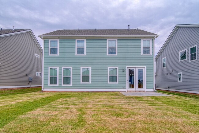 Building Photo - Gorgeous 4 BR, 3 BA Home With Easy Access ...