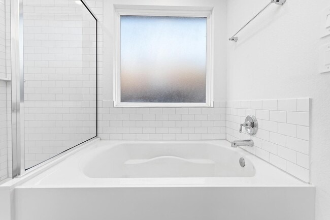 Building Photo - 6715 Riplee St