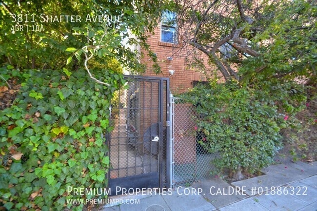 Building Photo - 3811 Shafter Ave