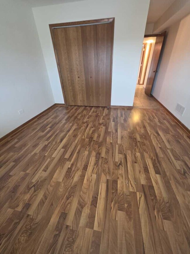 Building Photo - 9950 Treetop Dr