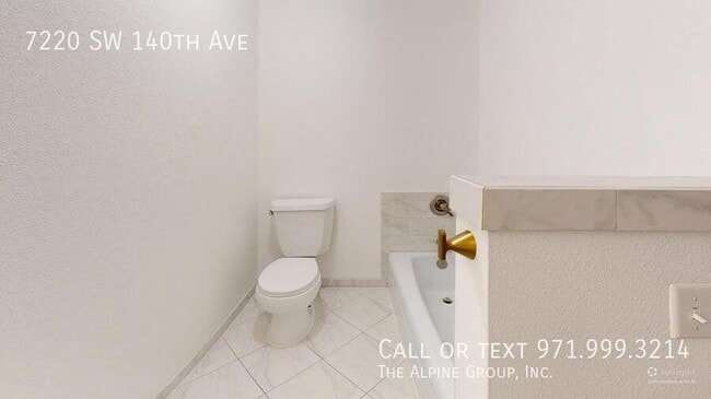 Building Photo - 7220 SW 140th Ave