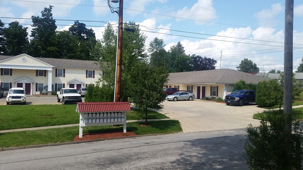 Building Photo - 152 E 6th St