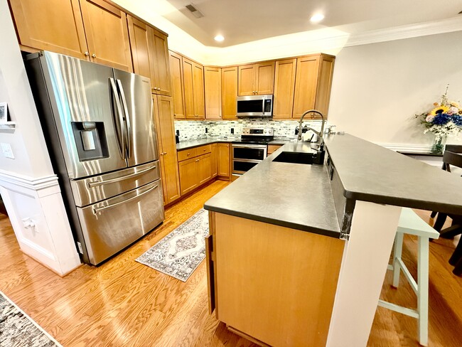 Building Photo - 35723 Coleman Ave