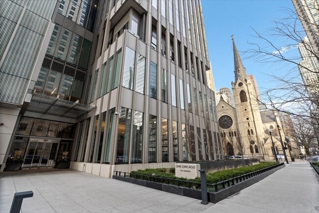 Building Photo - 14 W Superior St