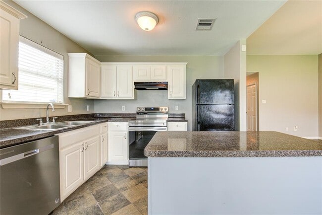 Building Photo - 6815 Dolan Bluff Ln