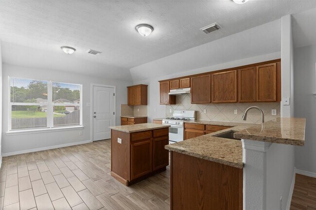 Building Photo - 5041 Willow Point Dr