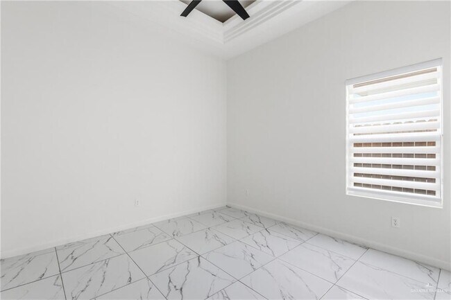 Building Photo - 22 N Chula Vista St