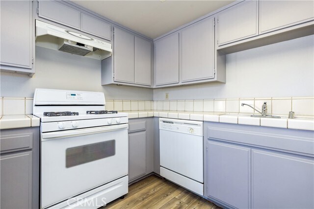 Building Photo - 1445 Prefumo Canyon Rd