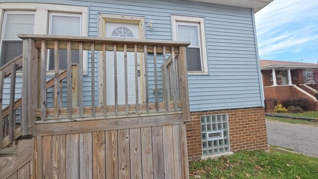 Building Photo - 2240 White Oak Ave
