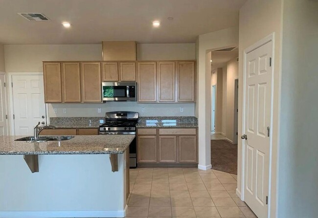 Building Photo - Beautiful home in Sacramento! 3bed 2bath