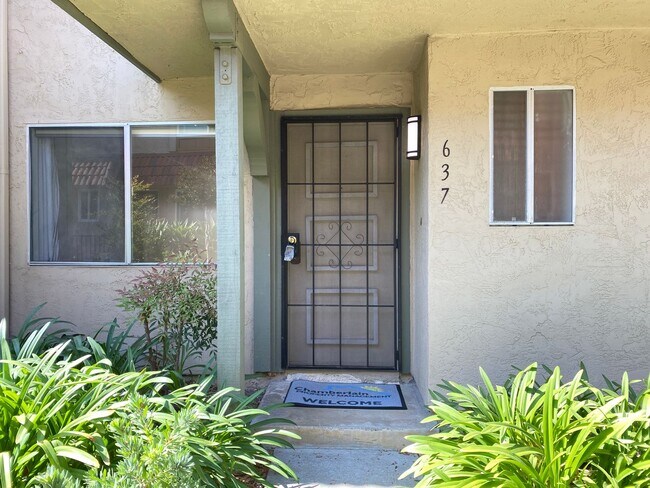 Building Photo - 637 Beverly Pl