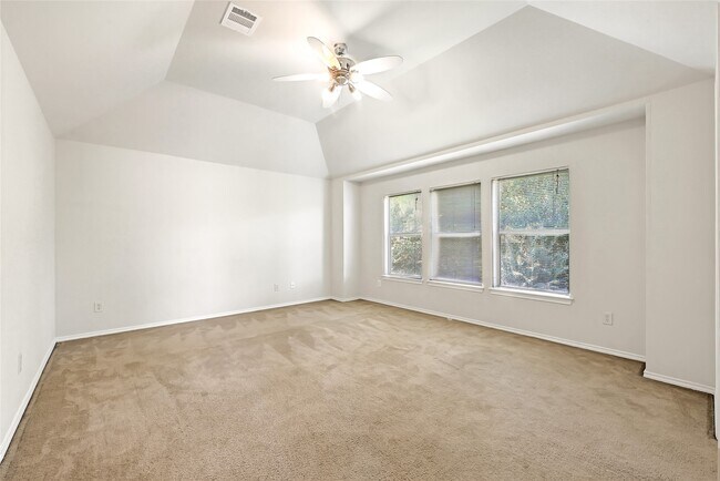 Building Photo - 11927 Shallow Oaks Dr