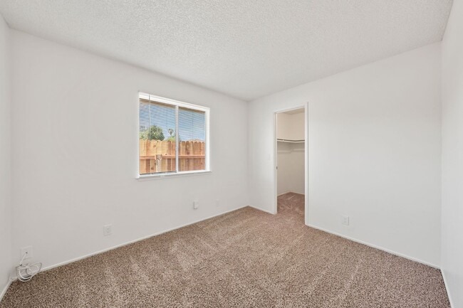 Building Photo - 3800 Lily St