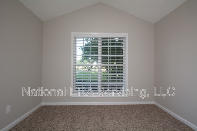 Building Photo - 105 Stoneybrook Dr