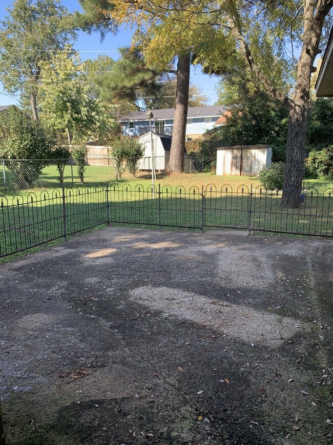 Building Photo - Charming 3-Bedroom Home with 2 Full Bathrooms in Jonesboro!