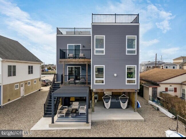 Building Photo - 110 N Ensign Dr