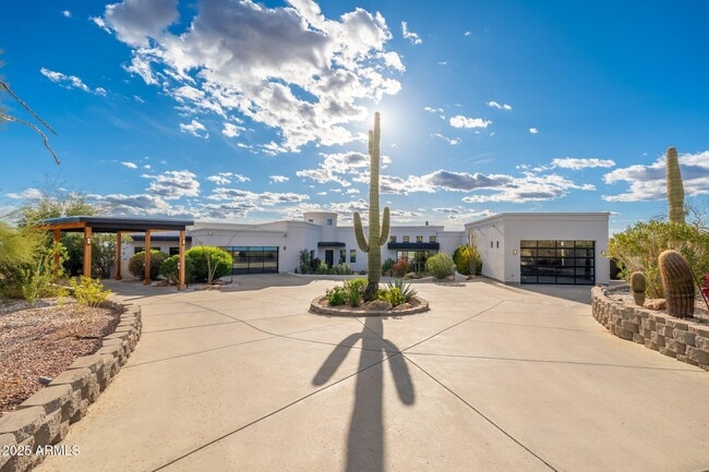 Building Photo - 9525 E Buckskin Trail