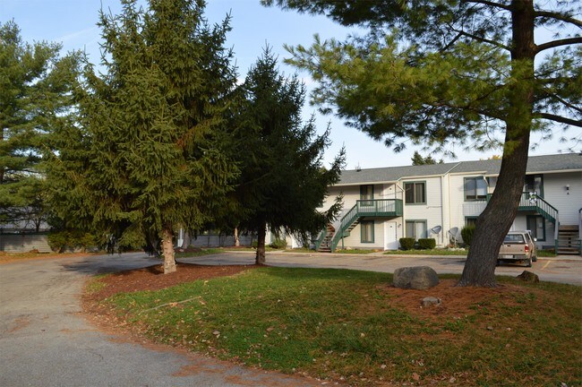 Building Photo - 1300 Brimfield Dr