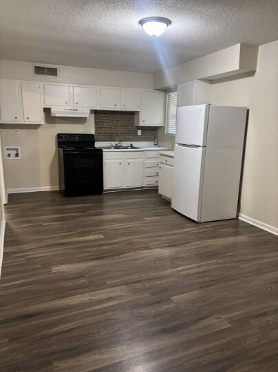 Building Photo - "3-Bedroom Gem on Breckenwood Drive!"