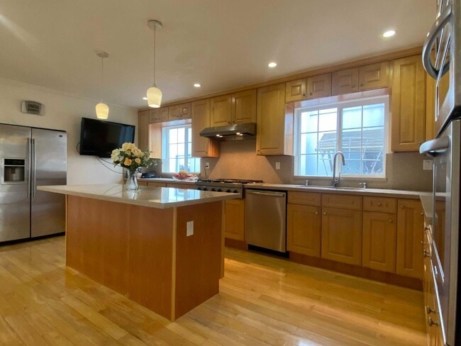 Building Photo - 242 Surfbird Isle