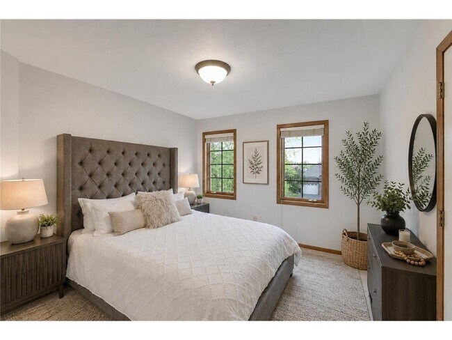 Building Photo - 645 Ramsey Cir