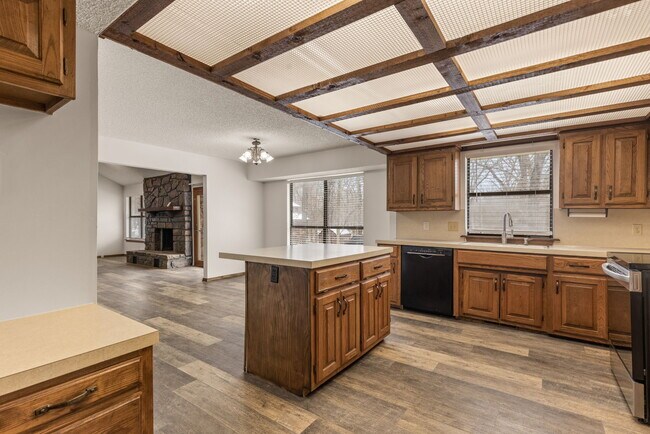 Building Photo - 630 S 276th E Ave