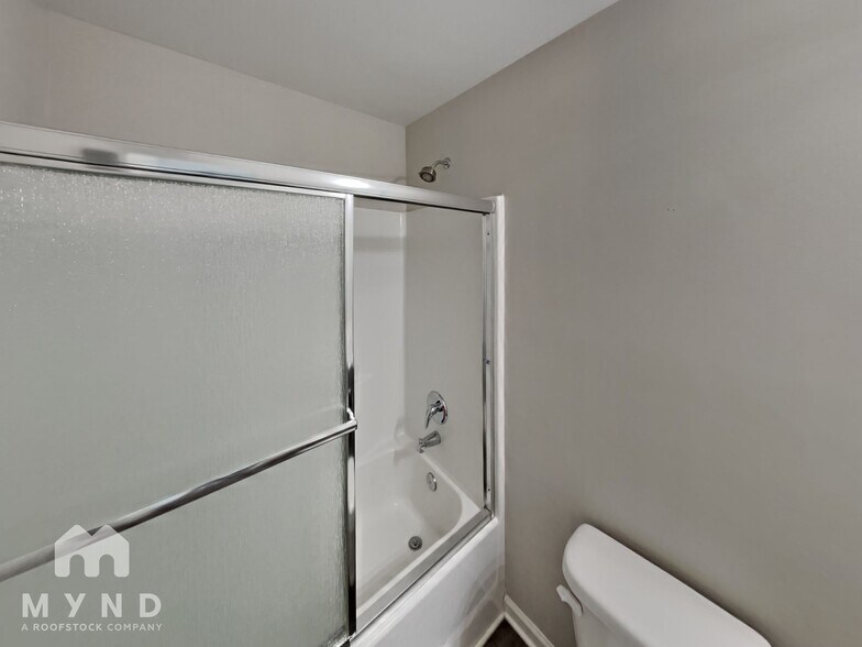 Building Photo - 136 Creekstone Ct