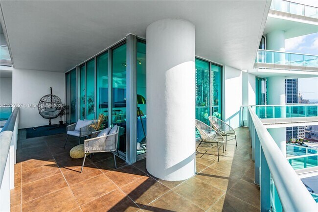 Building Photo - 900 Biscayne Blvd