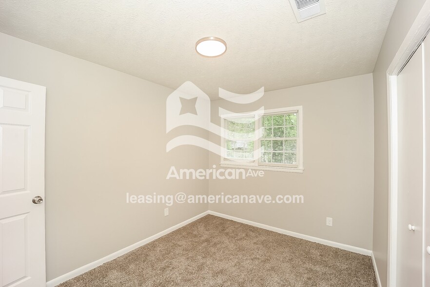 Building Photo - 1122 Briarwood Ave