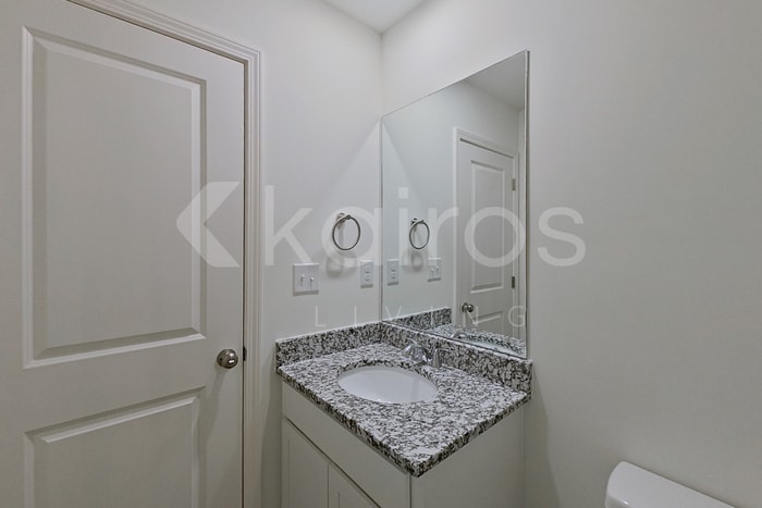 Building Photo - 12 Marbury Dr