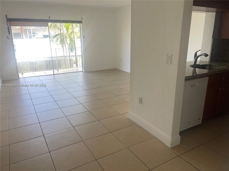 Building Photo - 7401 SW 82nd St