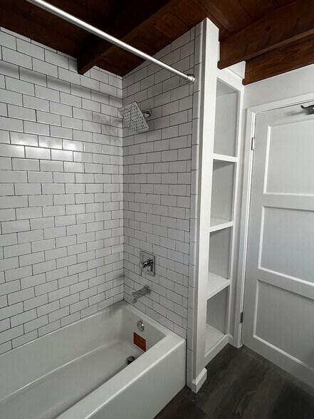 Building Photo - 367 Sirretta St