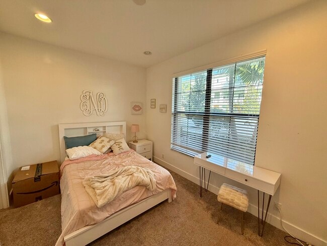 Building Photo - 3019 Franklin Pl