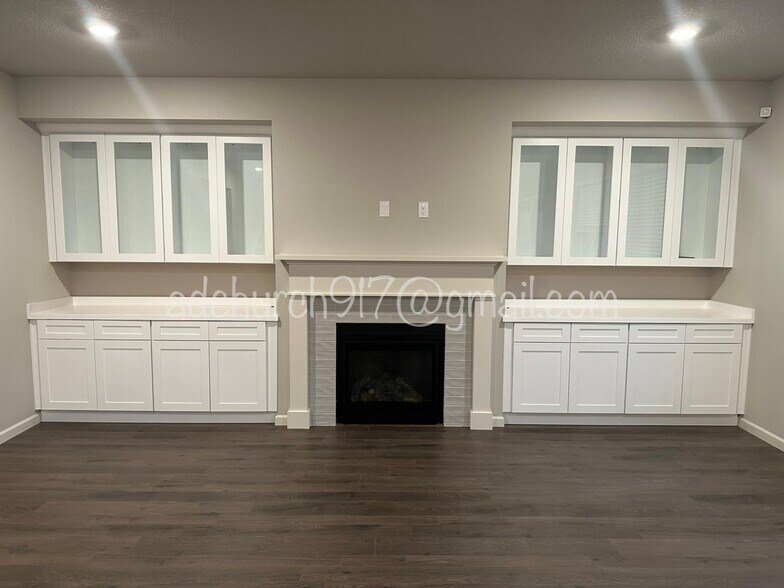 Fireplace Cabinets - 37539 Sockeye St