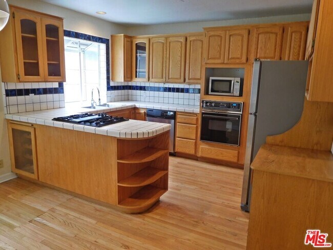 Building Photo - 1621 Silverwood Terrace