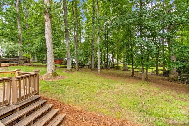 Building Photo - 9033 Pennyhill Dr