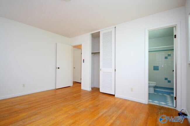 Building Photo - 3716 NW Jamestown Dr